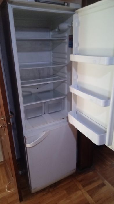 Холодильник Indesit
