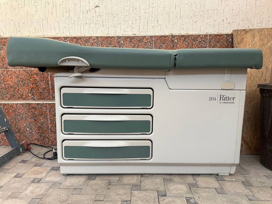 Продается медицинский смотровой стол Ritter by Midmark 204