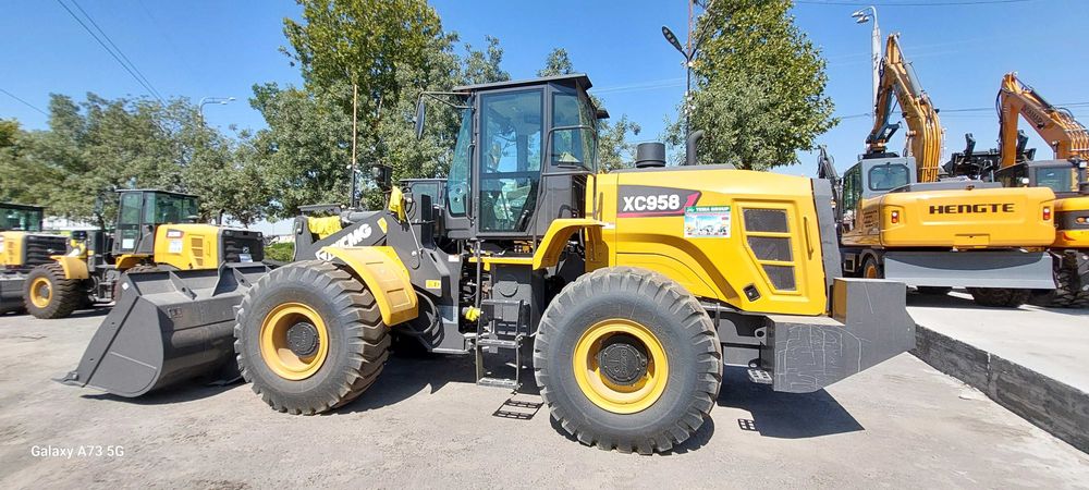 Фронтальный погрузчик XCMG XC958   объем 3,5 м³
