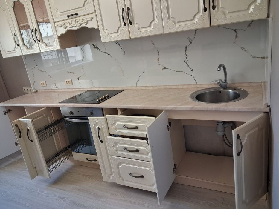 Продам кухонную гарнитуру