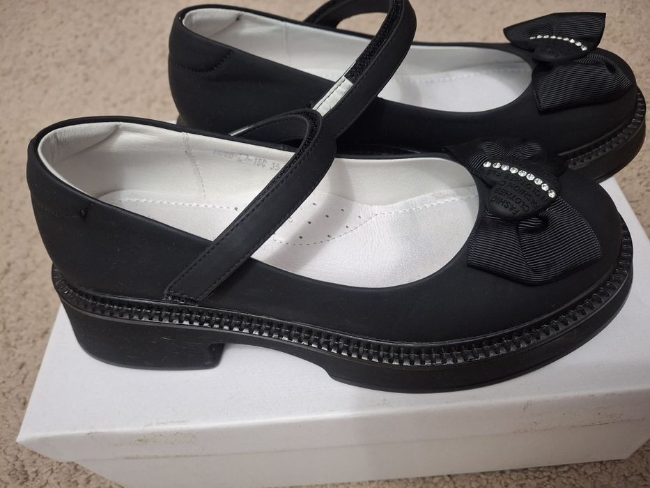 Школьные туфли на девочку