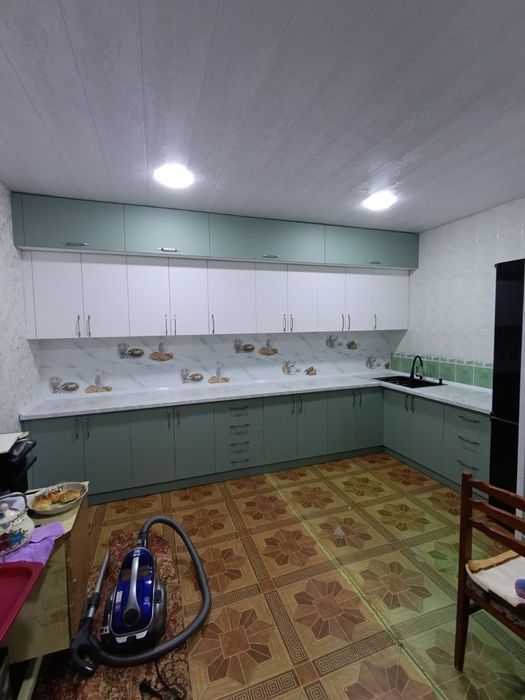 Мебель на заказ для дома для офисов и магазинов а так же для  школ