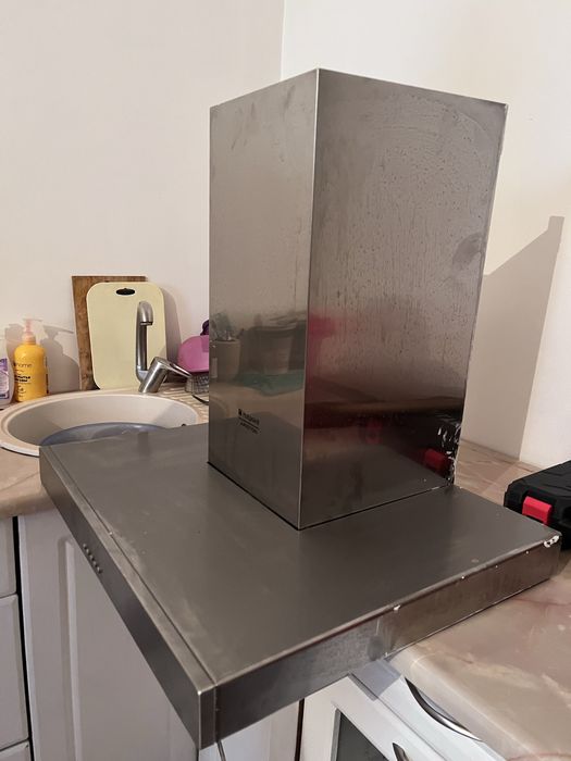 Продам кухонную вытяжку