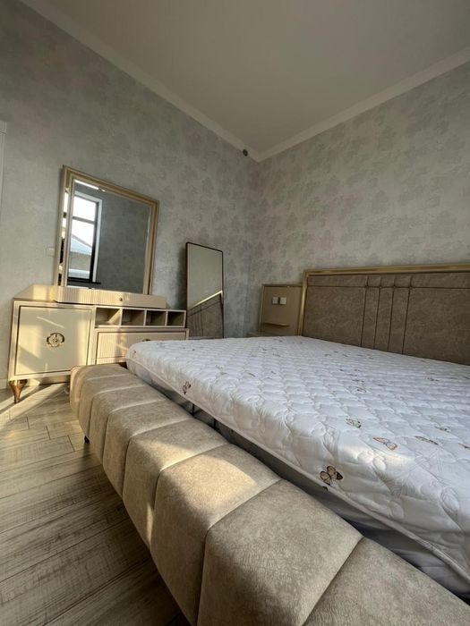 Спал. Ұзындығы 2м. 20см. 
Ені 1м. 90см.