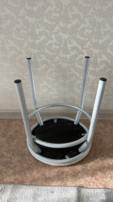 Табуретки 6 шт в