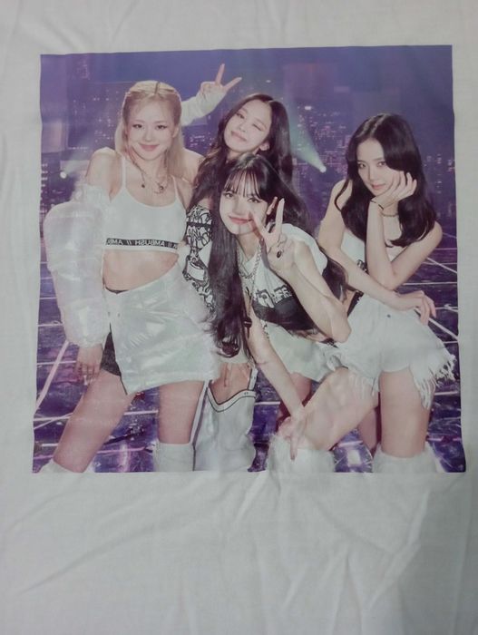 Нова тениска с щампа на Blackpink