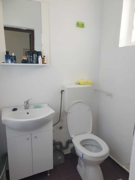 Proprietar-Inchiriez apartament 3 camere