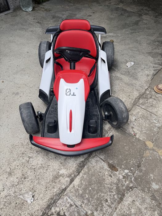 Акумулаторна кола GO KART 24V Drifting Function червена