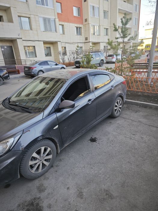 Хундай аксент 2012