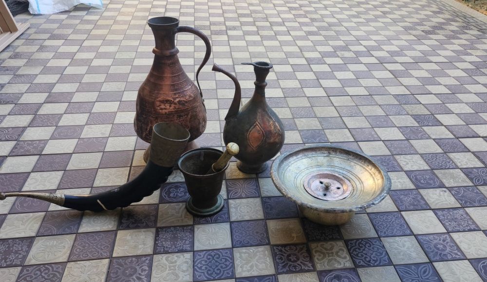 Ески хамондан коган антквар йахши сакланган