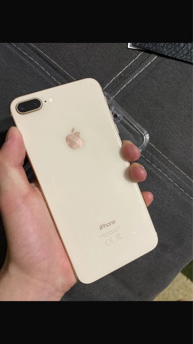 Продам iPhone 8+