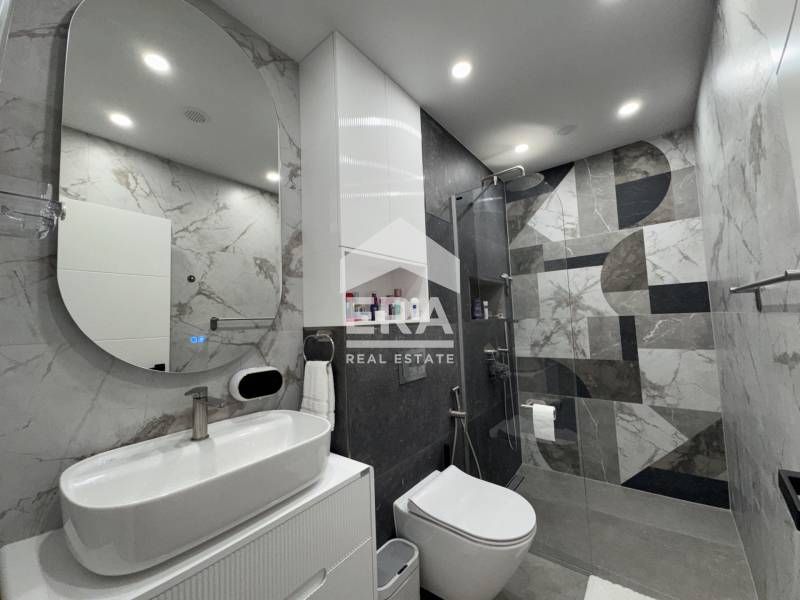 Дава се под наем Двустаен апартамент в к.к. Св.Св. Константин и Елена - 84 кв.м за 900 € - Снимка #7