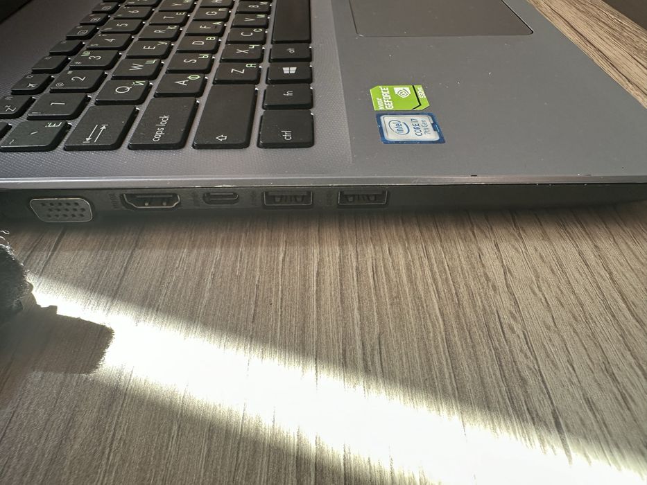 Asus x542u ноутбук