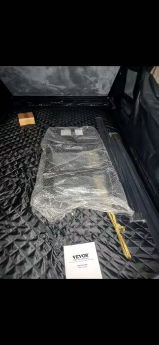 Чисто нова покривна палатка за автомобил