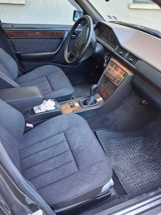 Mercedes-Benz E250 климатик