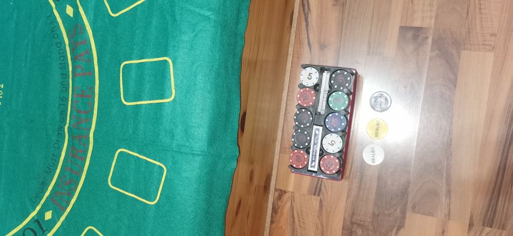 Комплект чипове за покер