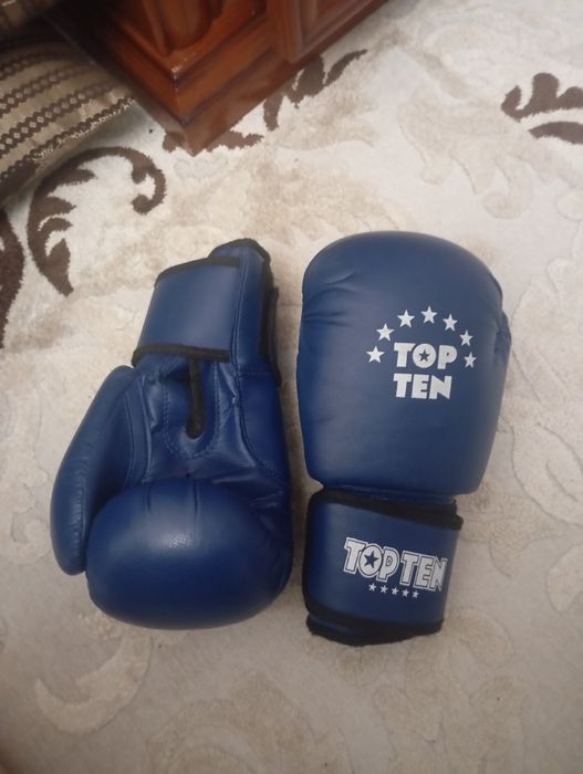 Продам перчатки для бокса  10 размер