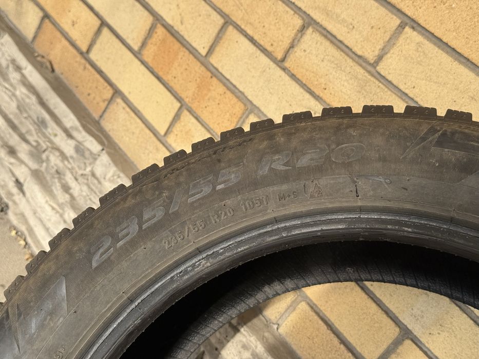 Зимние шины Pirelli Ice Zero 235/55 R20