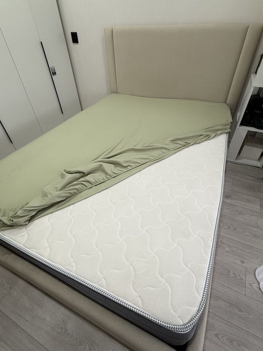 Продам кровать 140 см на 200 см