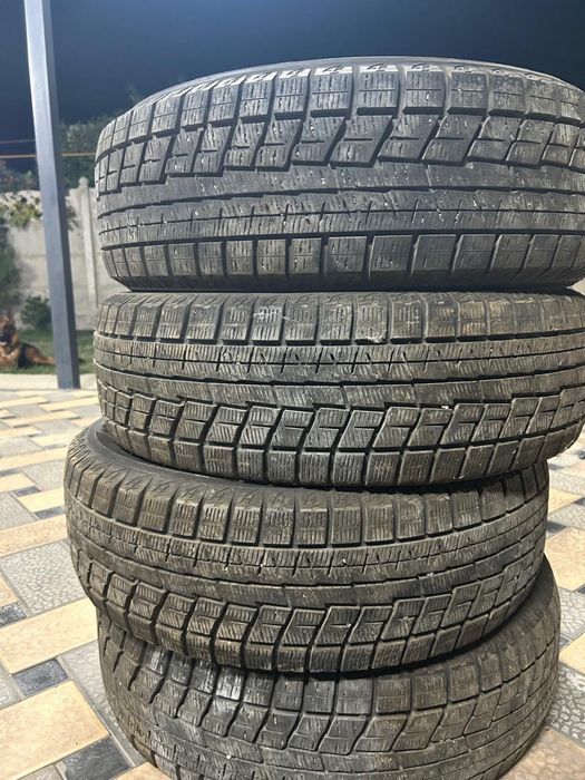 Yokohama 215 60 R17 зимний