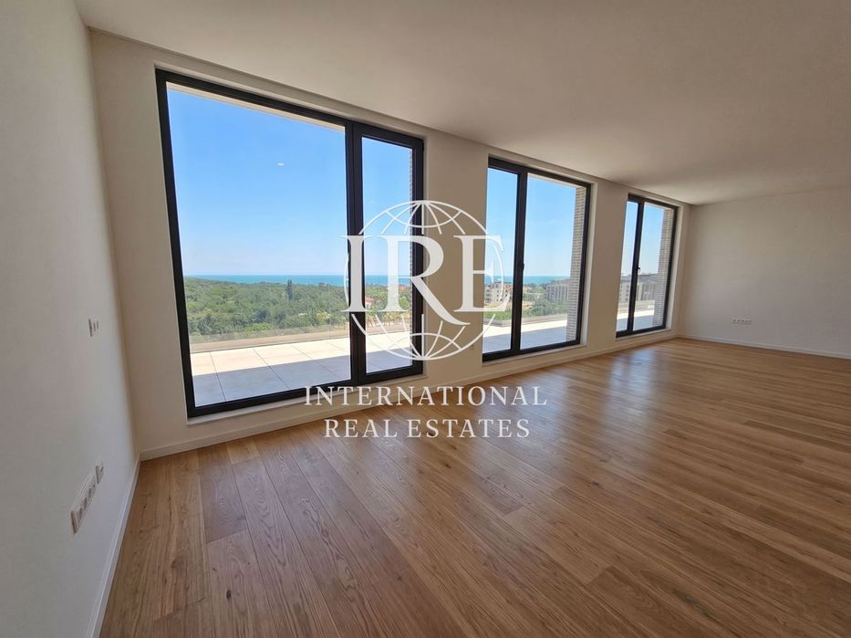 Продава се Четиристаен апартамент в к.к. Св.Св. Константин и Елена - 152 кв.м за 2974 €/кв.м - Снимка #1