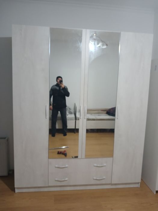 Сборщик мебельщик. Разборка сборка мебели.