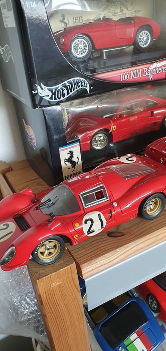 Hot Wheels Ferrari 1:18,F40,166 MM Barchetta,365 GTB4,250 Testarossa