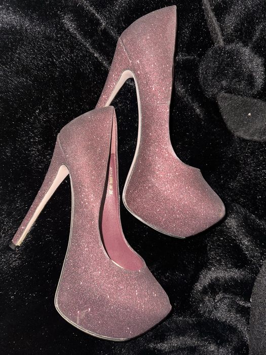 Туфли,блестки,совершенно новые