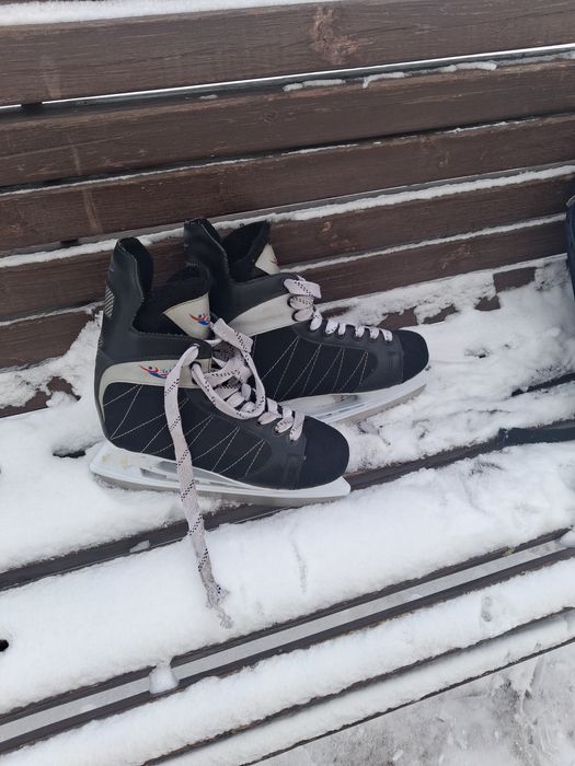 Продаются коньки,б/