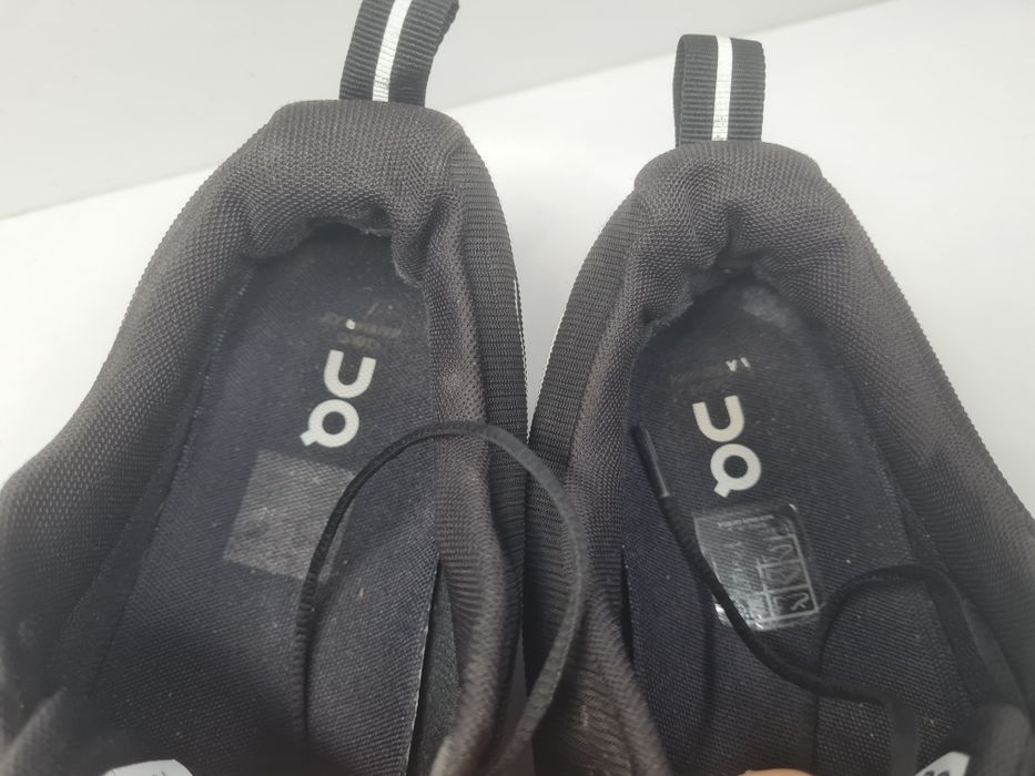 Маратонки ON Waterproof 

Носени,но в добро състояние без забележки.