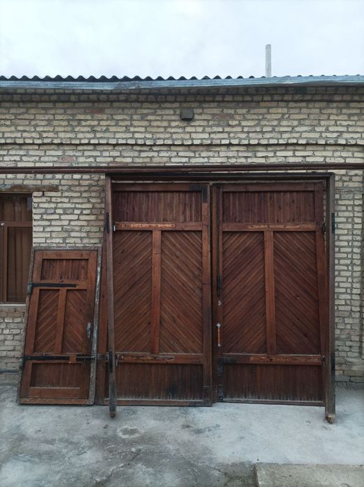 Дарвоза сотилади