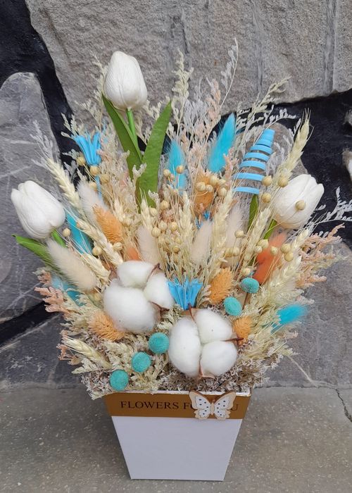 Aranjamente flori uscate 70 ron