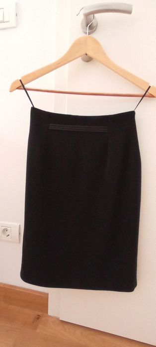 Fusta conica cu talie inalta