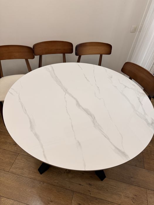 Продам круглый стол