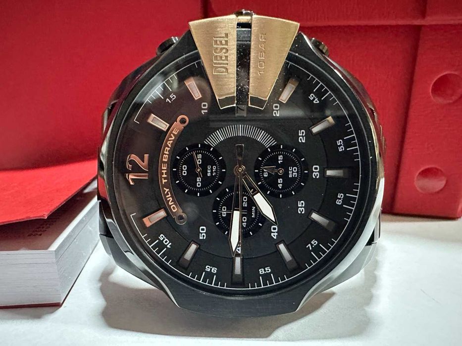 НОВ Часовник DIESEL Mega Chief DZ4309, Гаранция
