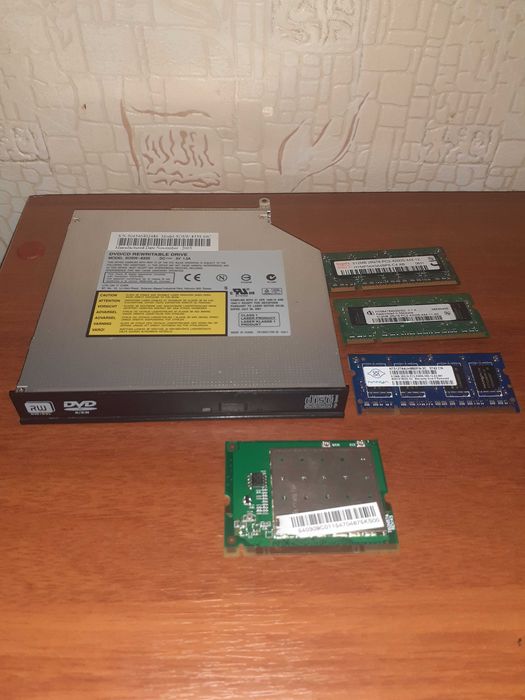 DVD привод. ////