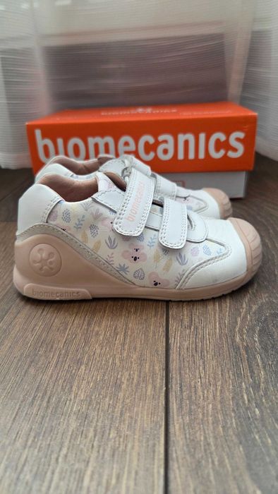 Pantofi piele Biomecanics 24
