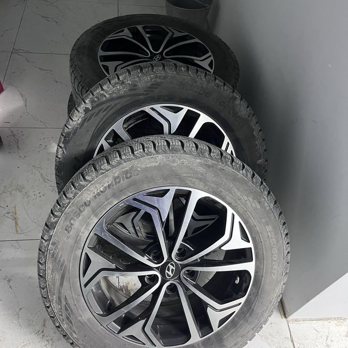 Продается диск с шиной(шипы)