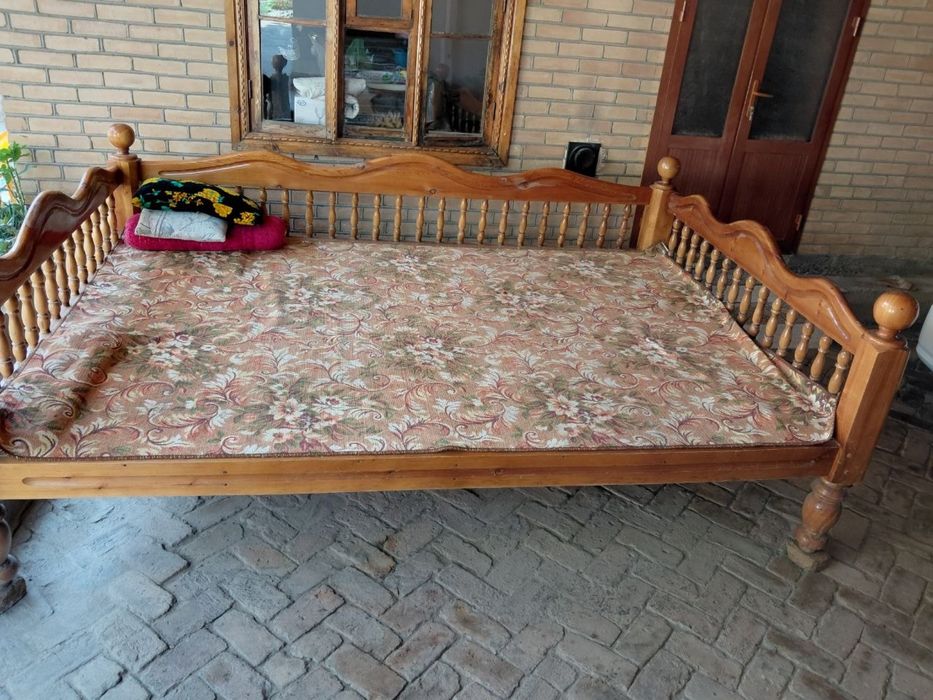 Продается тапчан б/у  2*3 в хорошем состоянии