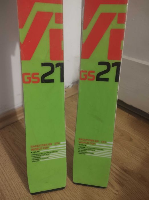 Schiuri Volkl Racetiger FIS GS și bootsi snowboard Nidecker Kita W blk