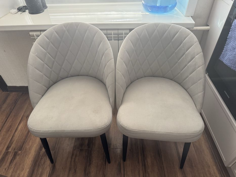 Продам стол и стулья