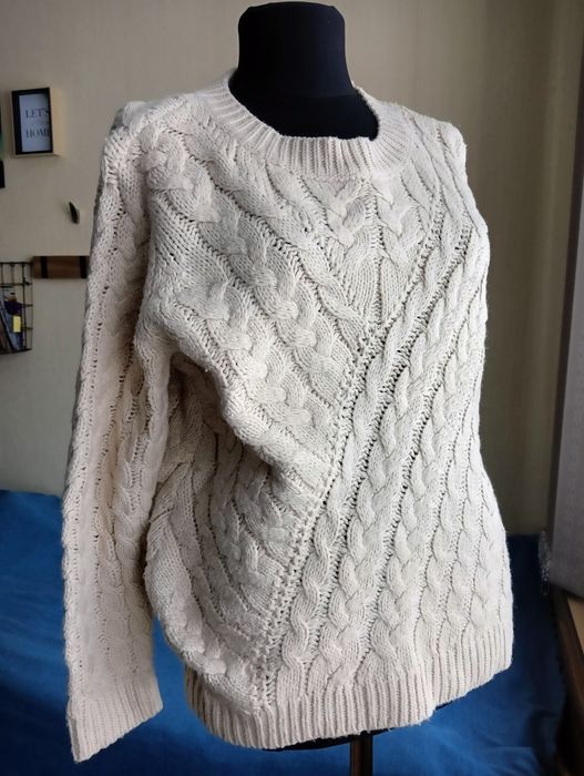 Женские свитера светлые