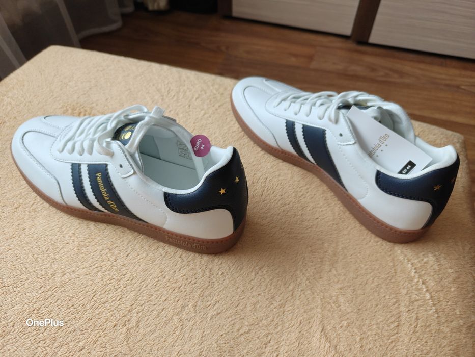 Кросовки PANTOFOLA D'ORO новые.