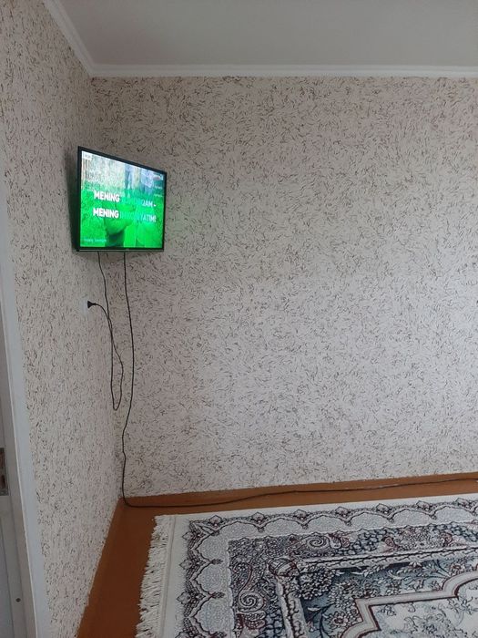 Срочна 4 хонали уй сотилади. Бозорда