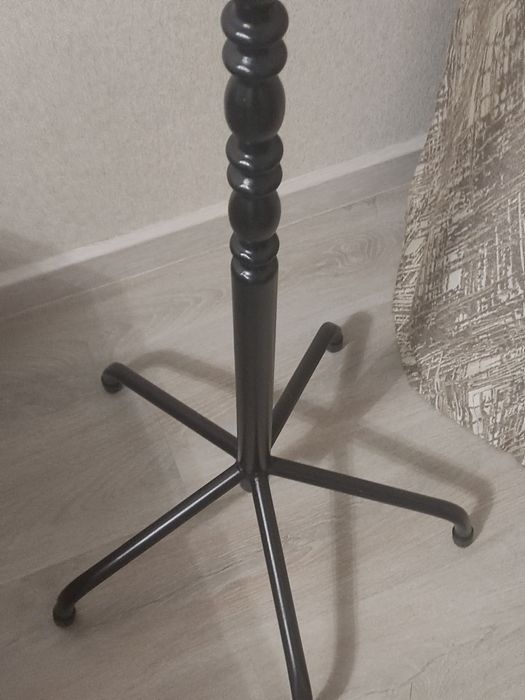 Напольная вешалка