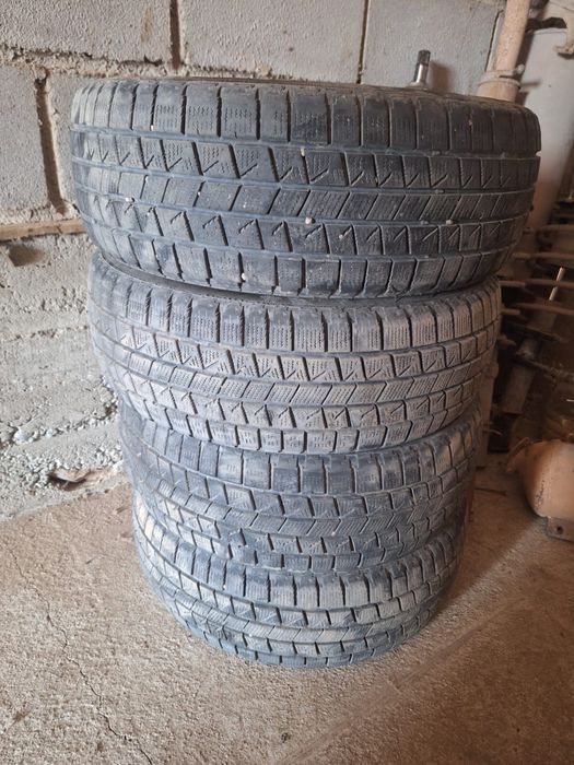 Зимние шины комплект