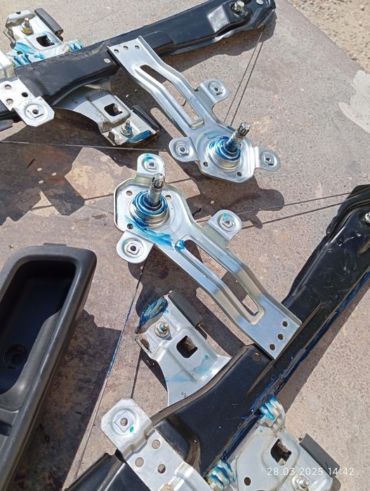 Стеклоподъёмник от Кобальта