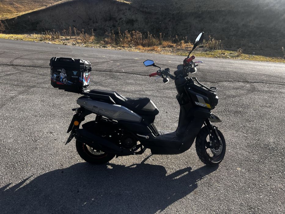 Продам скутер Танк.