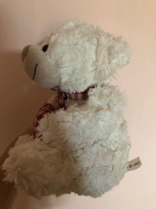 Чисто ново плюшено мече