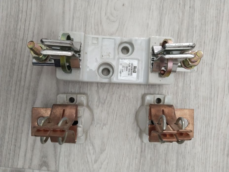 Держатели для вставок 250А